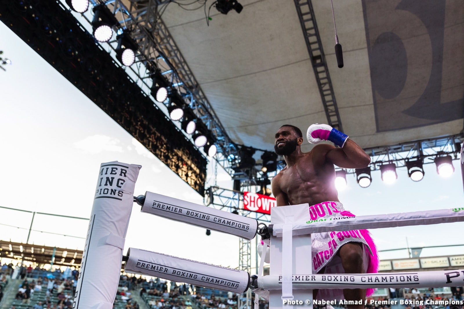 Jaron Ennis obliterates Custio Clayton - Boxing Results