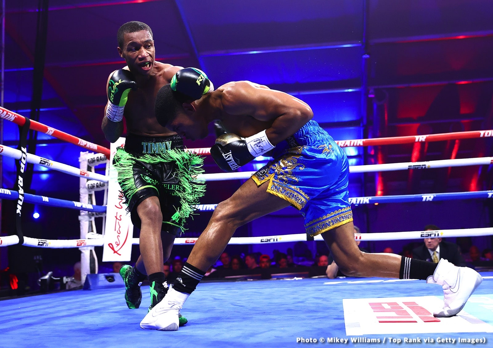 Janibek Alimkhanuly stops Danny Dignum by 2nd round KO - Boxing results