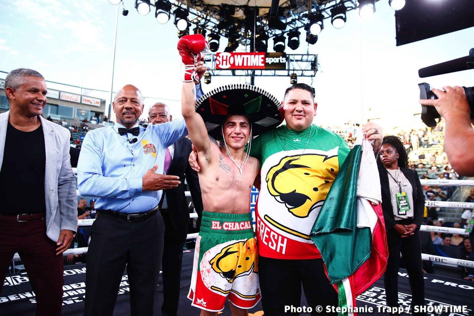 Photos: Jermell Charlo KOs Castano, Ennis Crushes Clayton!