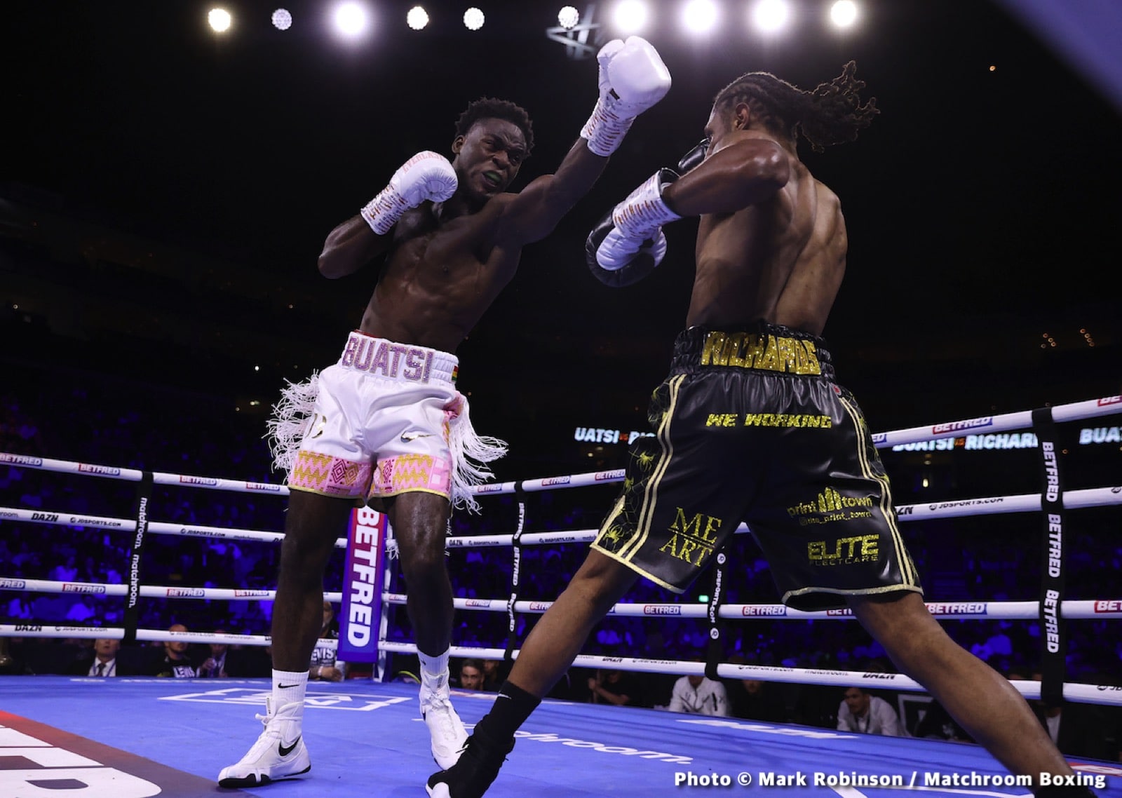 Joshua Buatsi defeats Craig Richards - Boxing Results