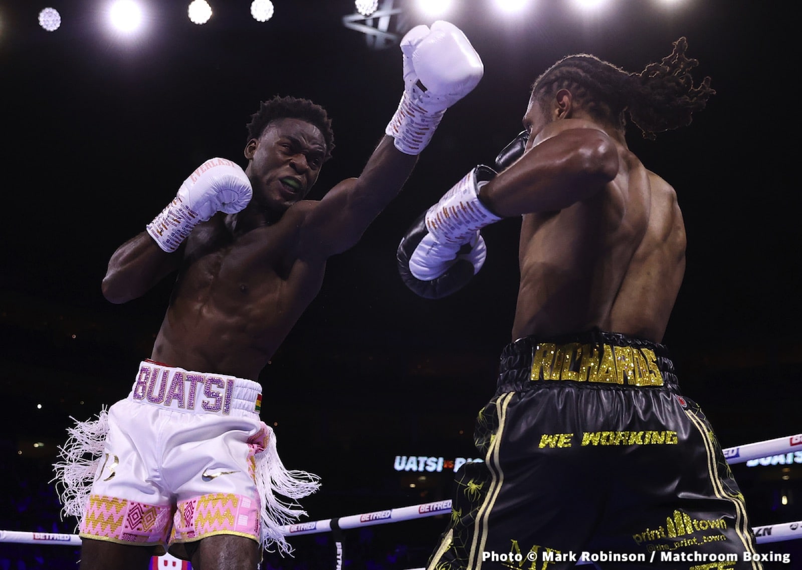 Buatsi vs. Richards LIVE action results from London