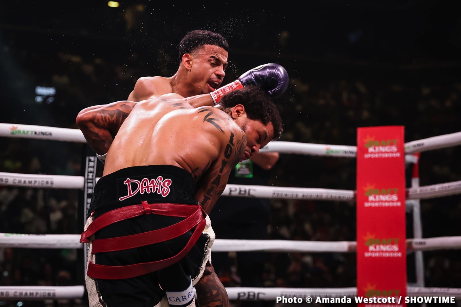 Photos: Tank Davis smashes Rolando Romero