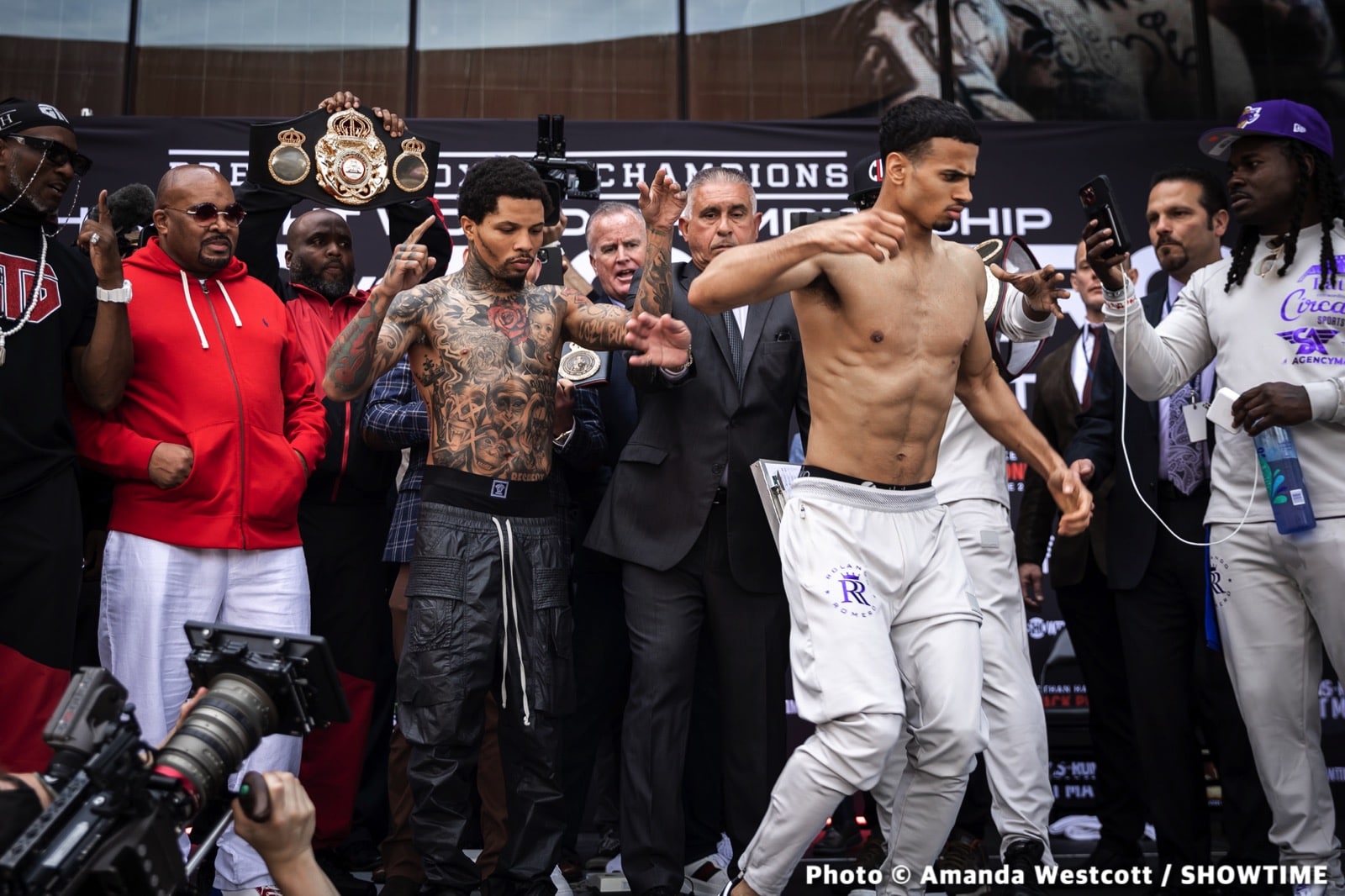 Boxing photo: Gervonta Davis, Rolando 'Rolly' Romero image WATCH LIVE: Davis vs. Romero @ 2am UK Time On FITE TV
