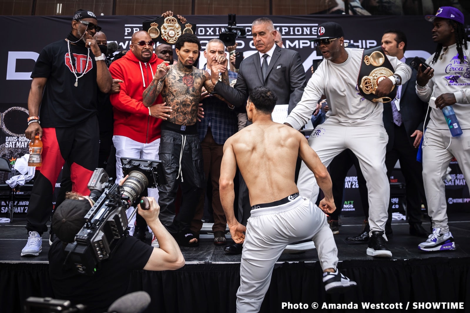 Boxing photo: Gervonta Davis, Rolando 'Rolly' Romero image WATCH LIVE: Davis vs. Romero @ 2am UK Time On FITE TV