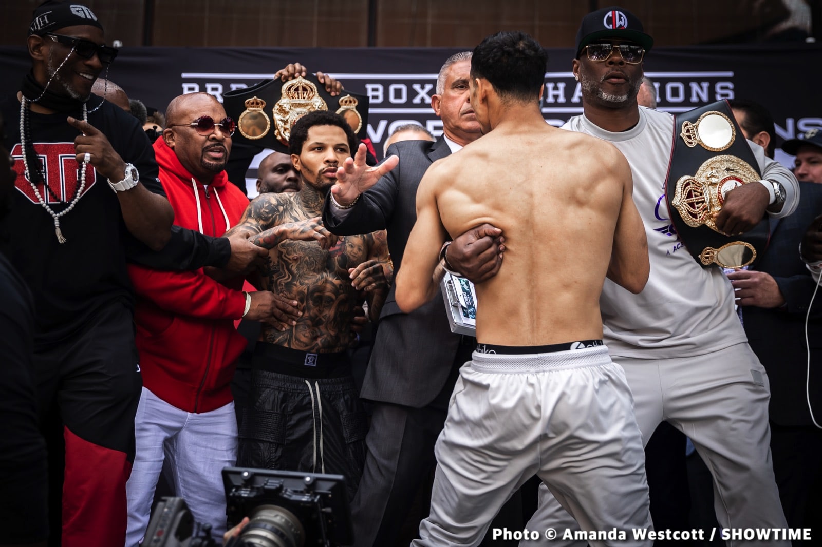 Boxing photo: Gervonta Davis, Rolando 'Rolly' Romero image WATCH LIVE: Davis vs. Romero @ 2am UK Time On FITE TV