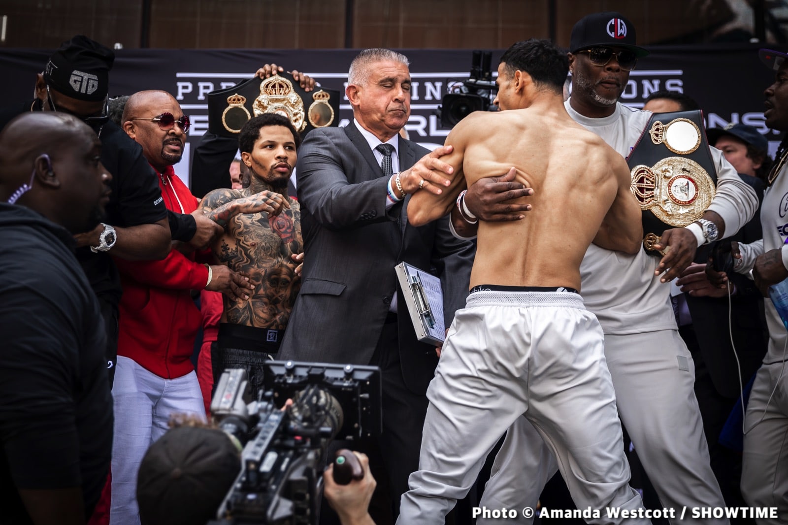 Boxing photo: Gervonta Davis, Rolando 'Rolly' Romero image WATCH LIVE: Davis vs. Romero @ 2am UK Time On FITE TV