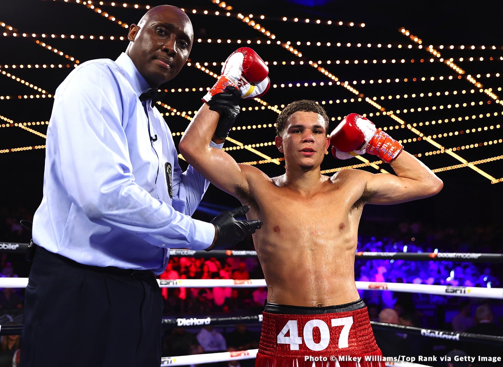 Photos: Edgar Berlanga Decisions Alexis Angulo