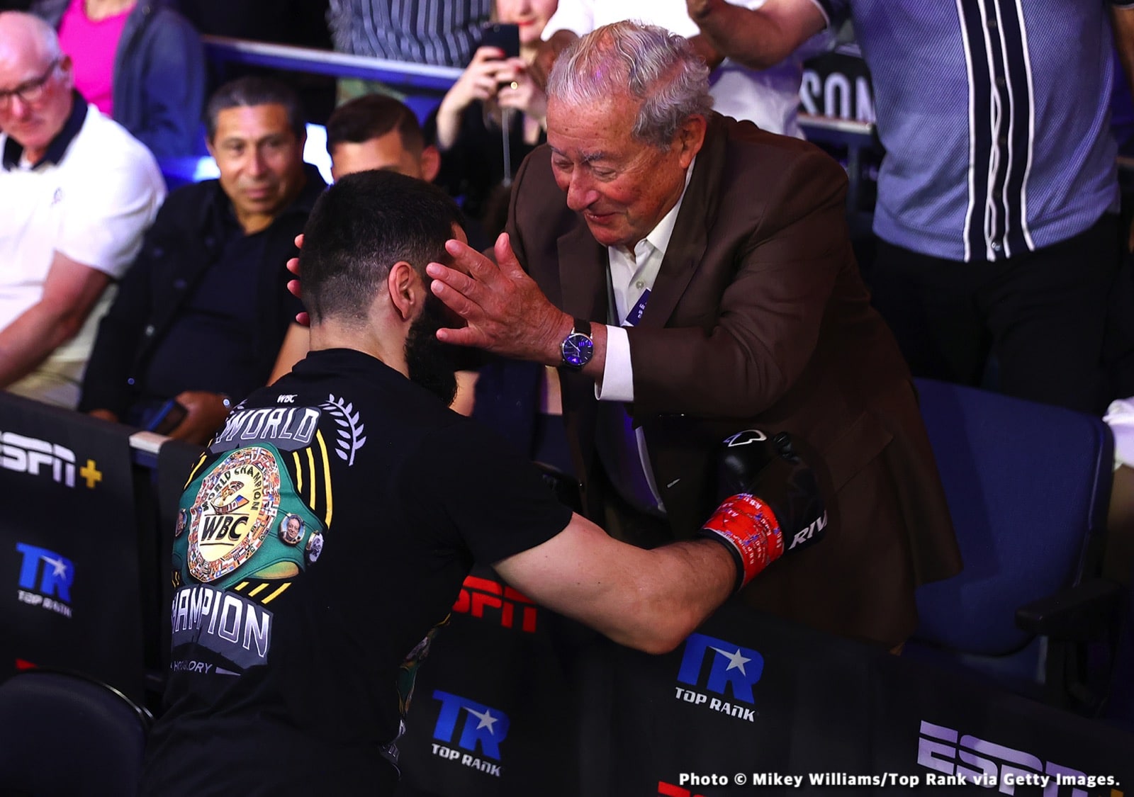 Photos: Beterbiev Batters Joe Smith Jr, Ramirez KOs Abraham Nova
