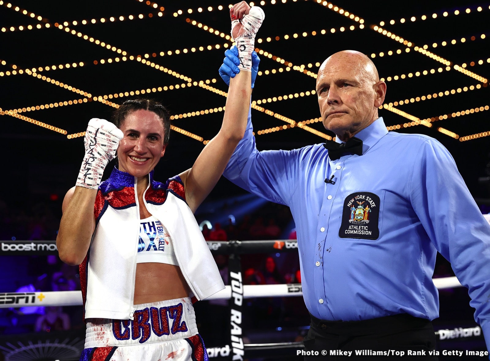 Photos: Edgar Berlanga Decisions Alexis Angulo