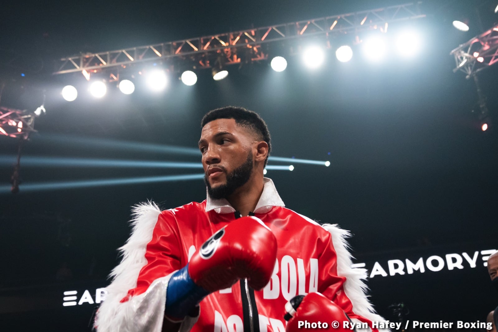 Photos: Stephen Fulton defeats Roman, Morrell stops Henderson