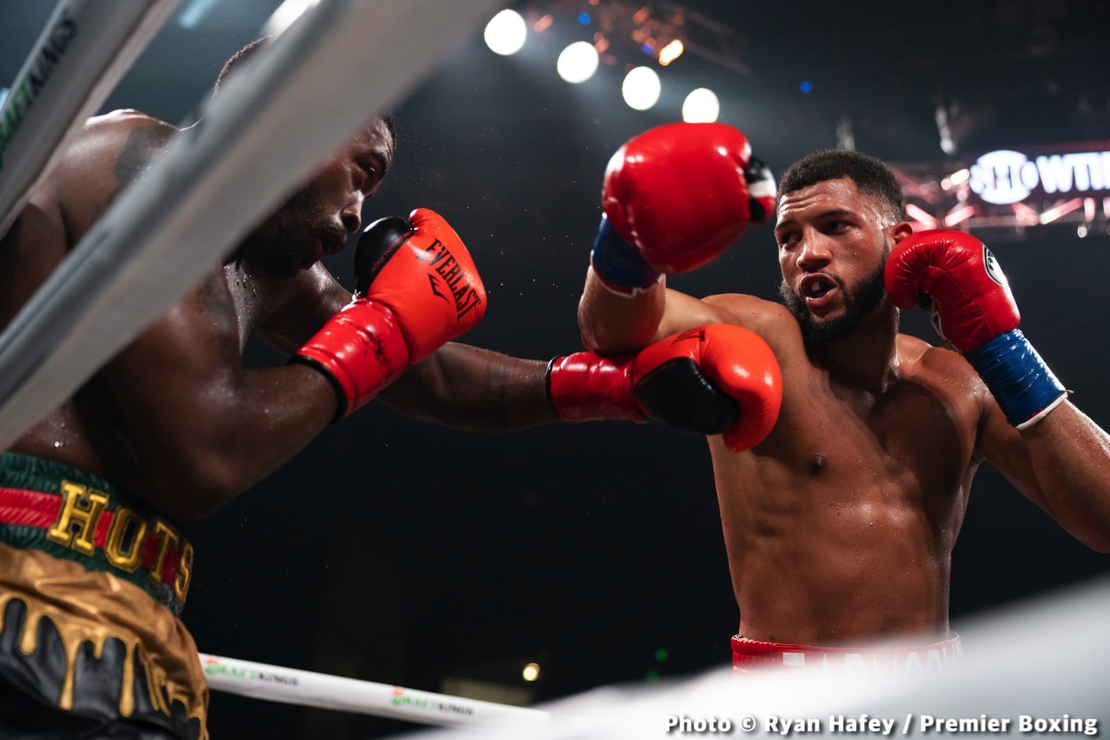 Photos: Stephen Fulton defeats Roman, Morrell stops Henderson