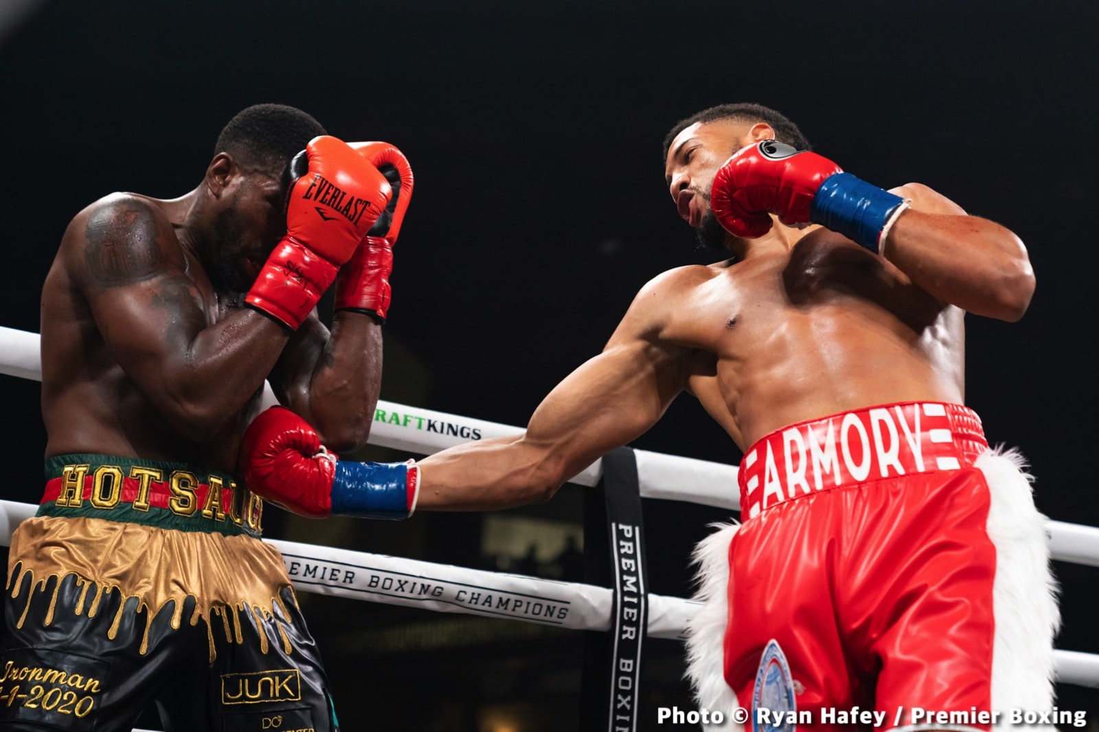 Photos: Stephen Fulton defeats Roman, Morrell stops Henderson