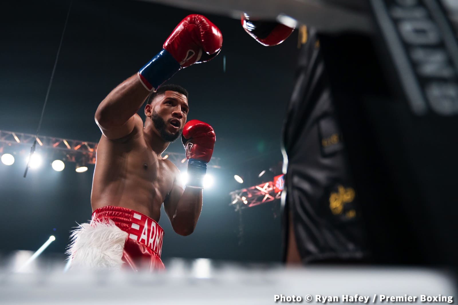 Photos: Stephen Fulton defeats Roman, Morrell stops Henderson