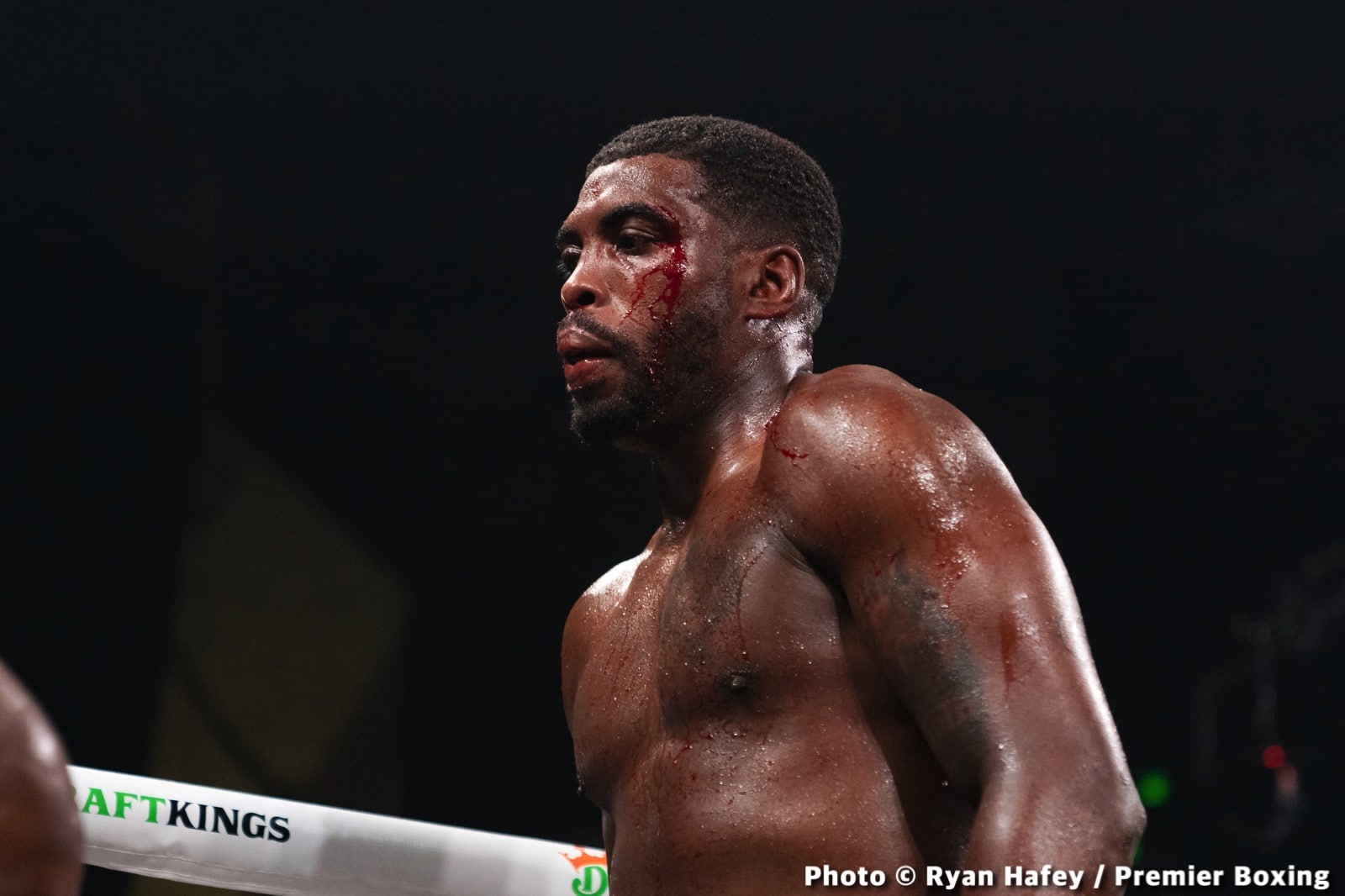 Photos: Stephen Fulton defeats Roman, Morrell stops Henderson