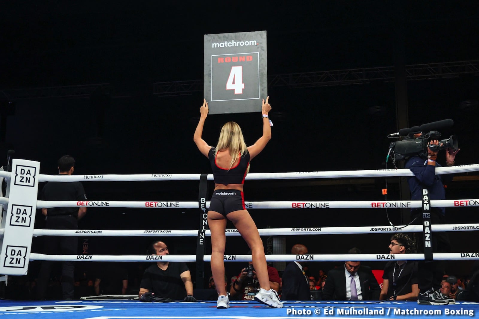 Boxing photo: Jesse Rodriguez, Murodjon Akhmadaliev, Ronny Rios, Srisaket Sor Rungvisai image Photos: Rodriguez beats Sor Rungvisai, Akhmadaliev stops Rios