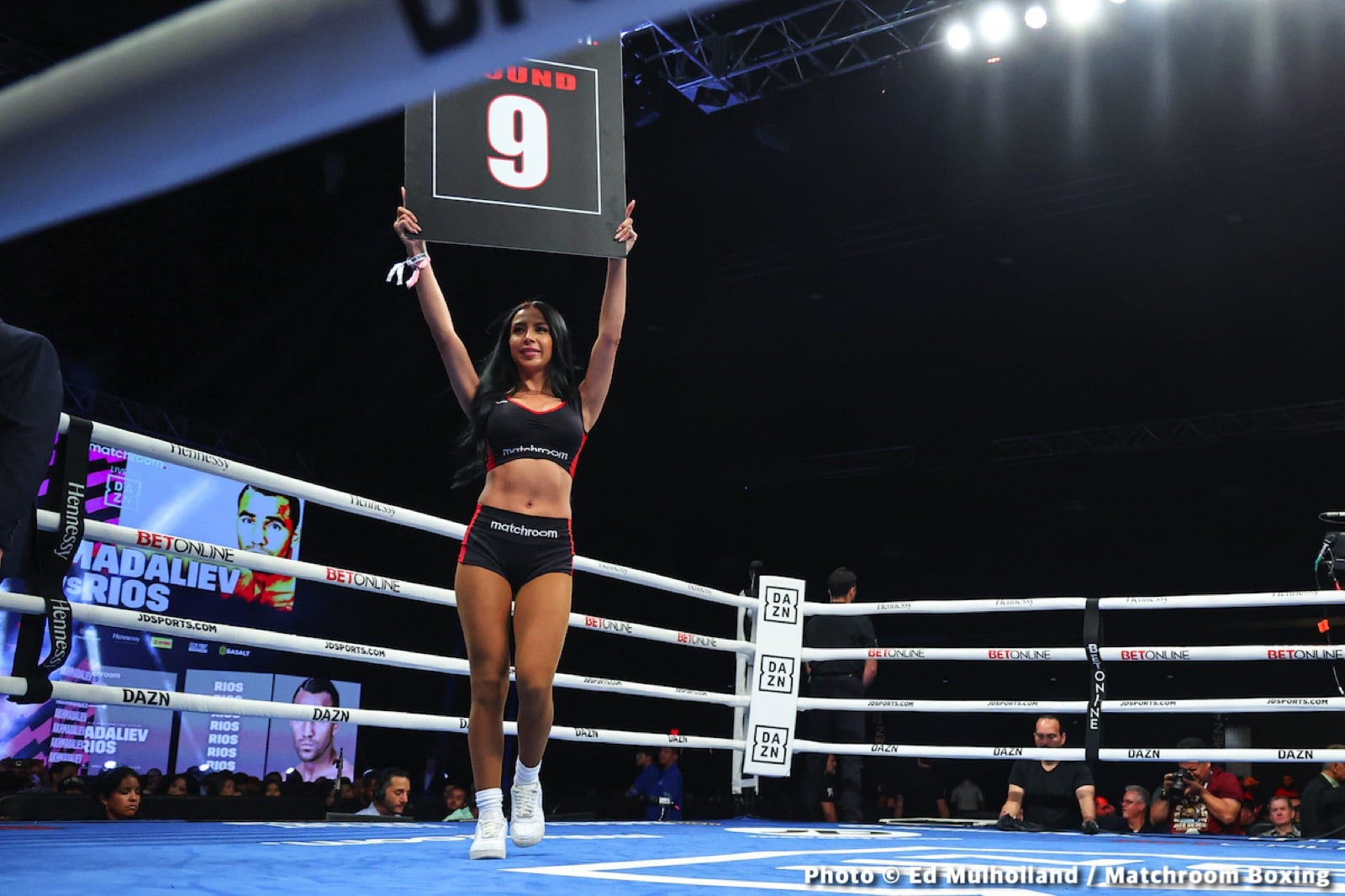 Photos: Rodriguez beats Sor Rungvisai, Akhmadaliev stops Rios