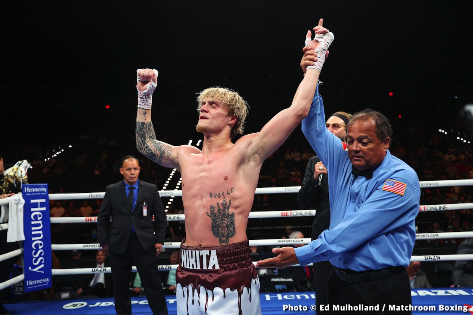 Photos: Rodriguez beats Sor Rungvisai, Akhmadaliev stops Rios
