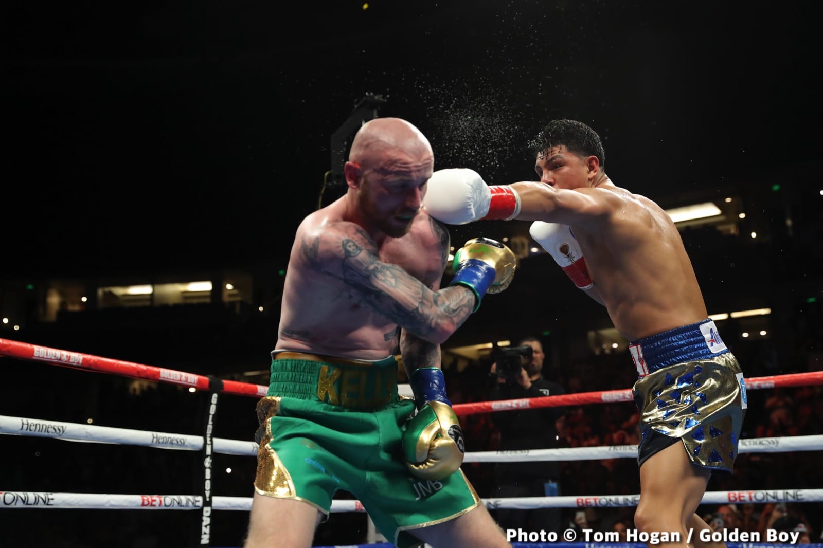 Photos: Jaime Munguia defeats Jimmy Kelly