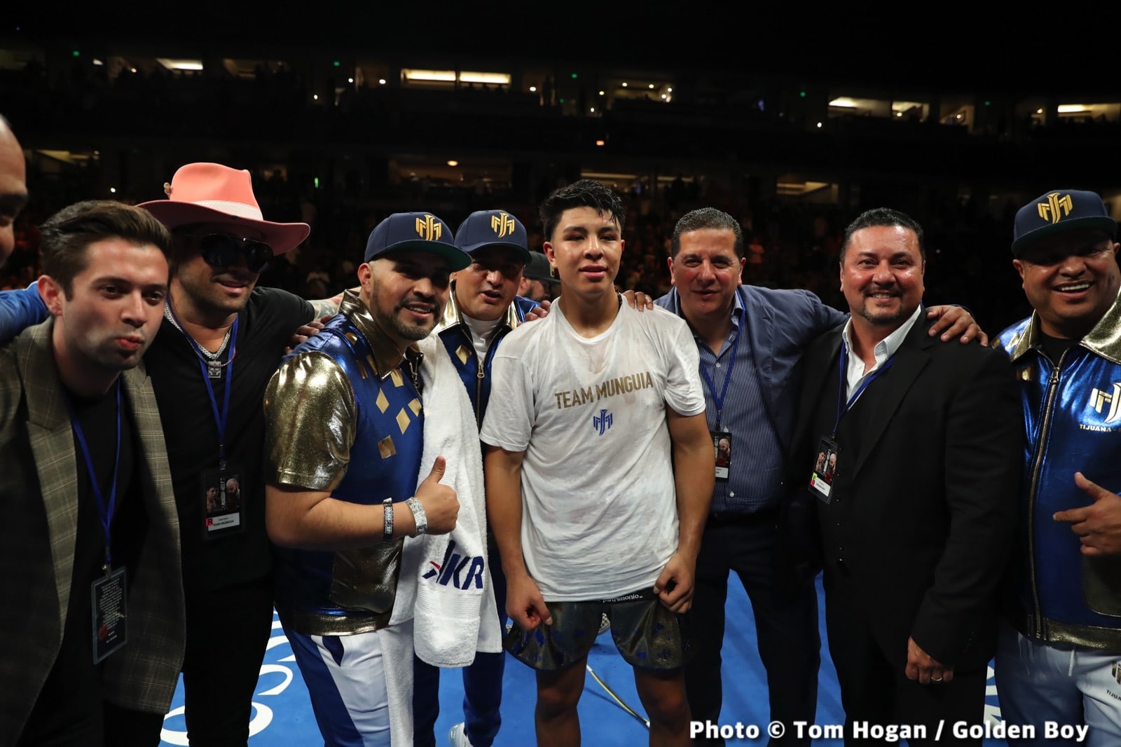 Photos: Jaime Munguia defeats Jimmy Kelly