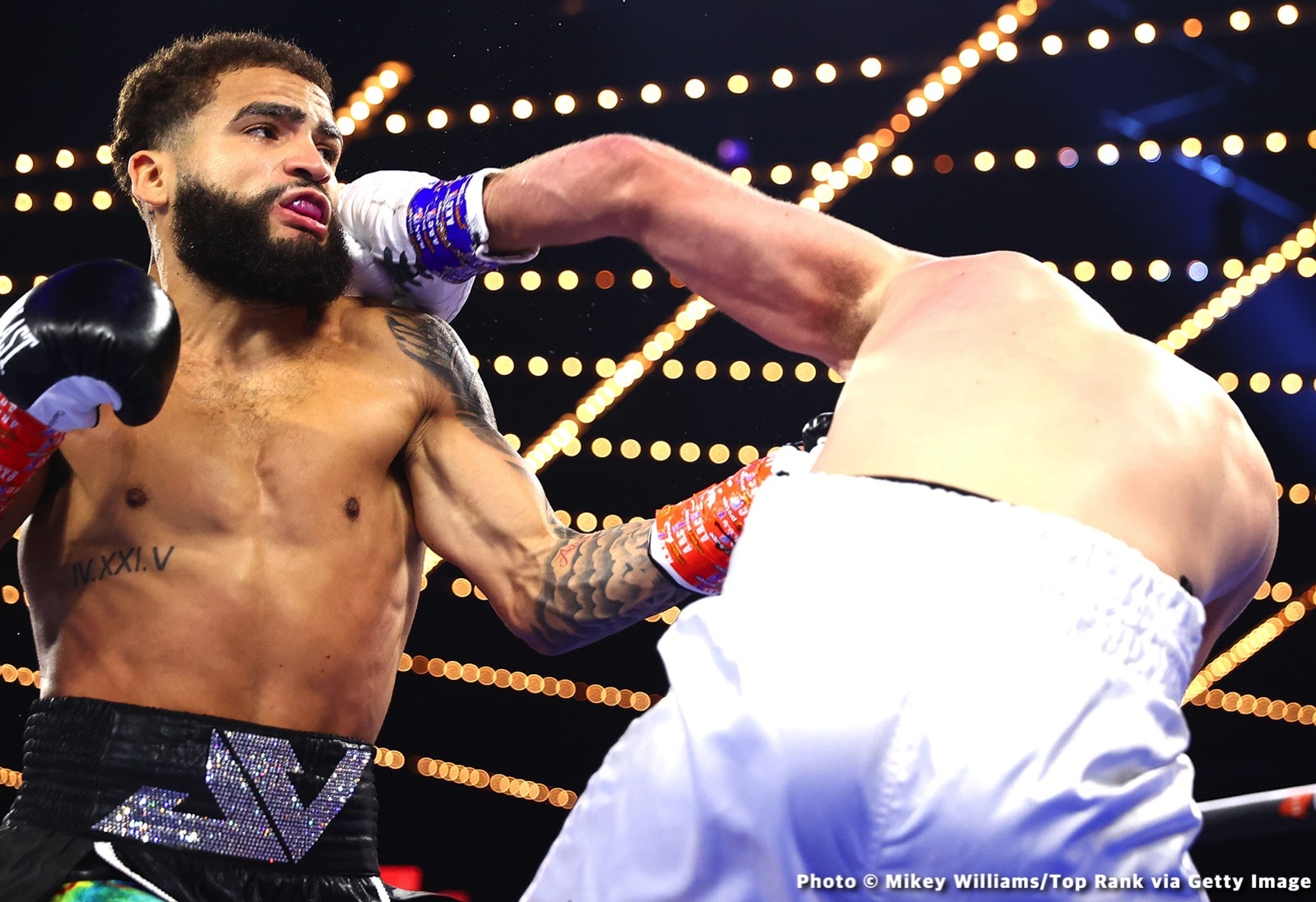 Photos: Edgar Berlanga Decisions Alexis Angulo