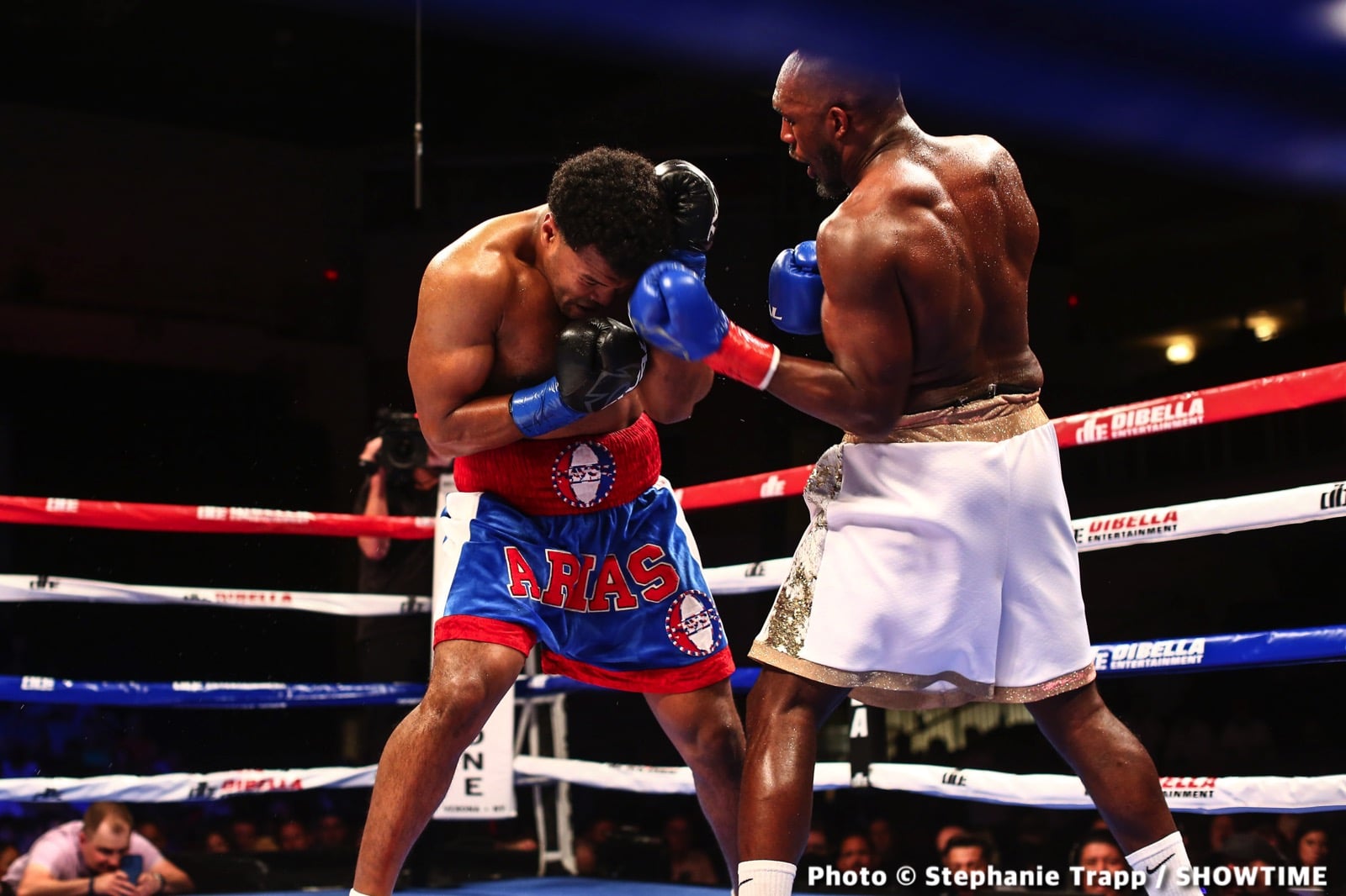 Bakhodir Jalolov KOs Mulowayi on Showtime - Boxing Results