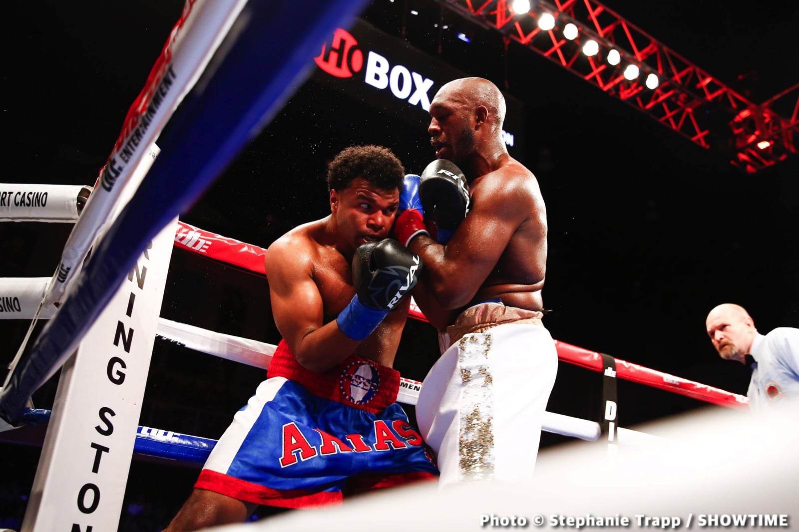 Bakhodir Jalolov KOs Mulowayi on Showtime - Boxing Results
