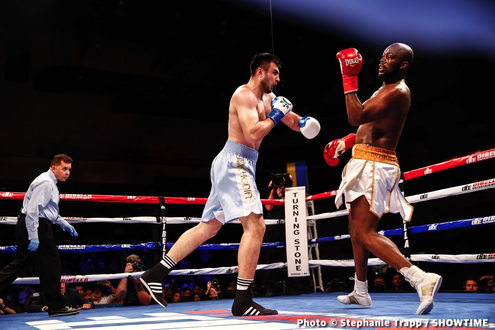 Bakhodir Jalolov KOs Mulowayi on Showtime - Boxing Results