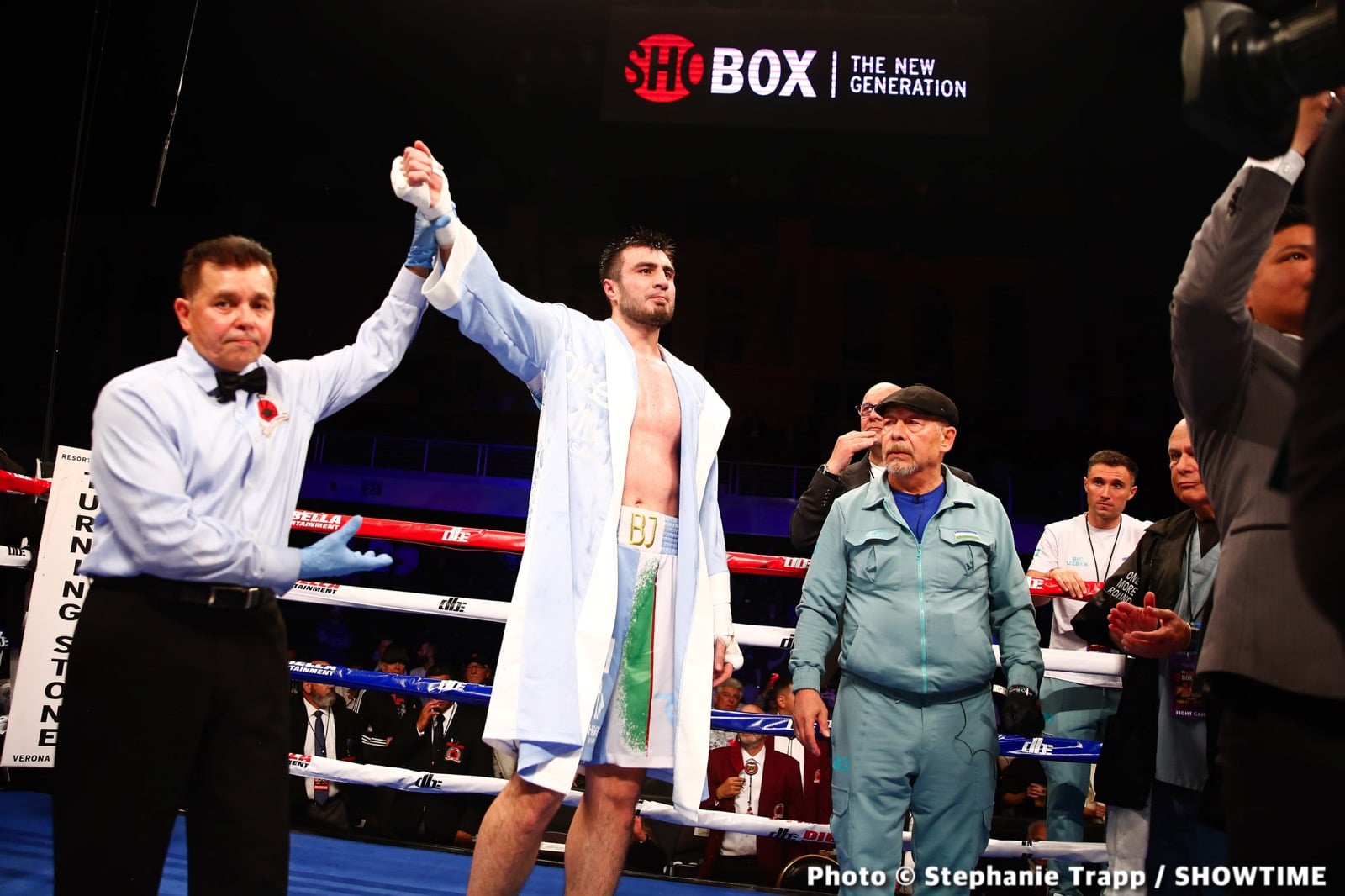 Bakhodir Jalolov KOs Mulowayi on Showtime - Boxing Results