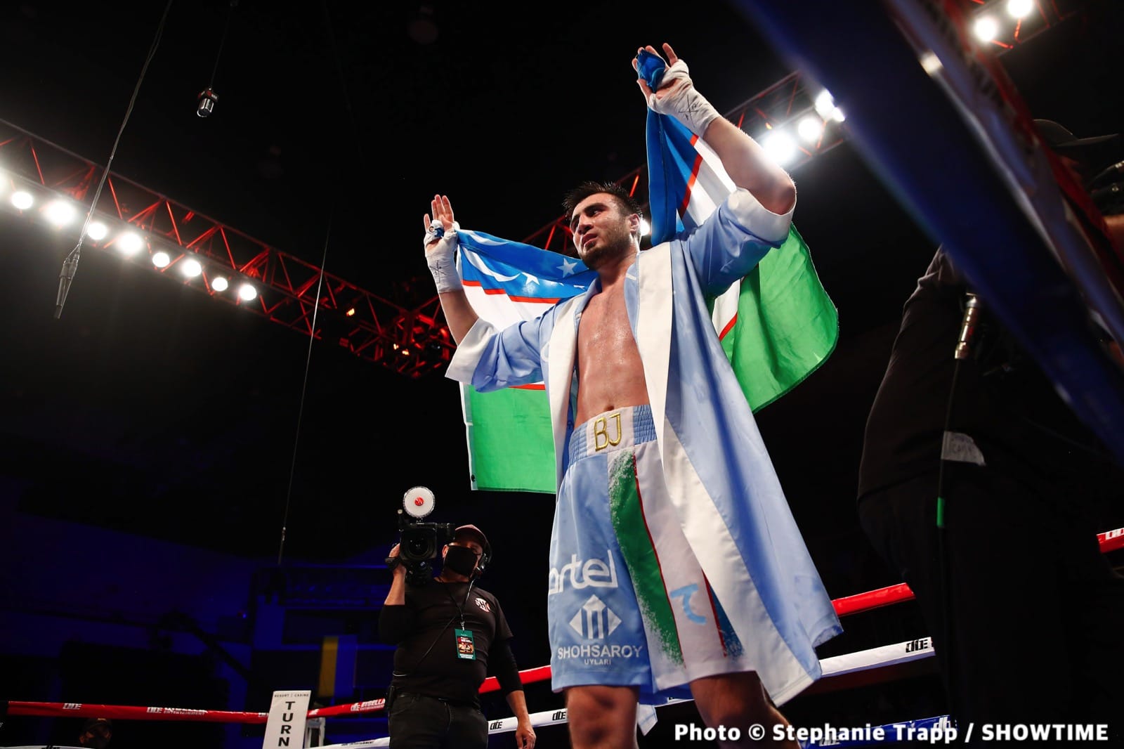 Bakhodir Jalolov KOs Mulowayi on Showtime - Boxing Results