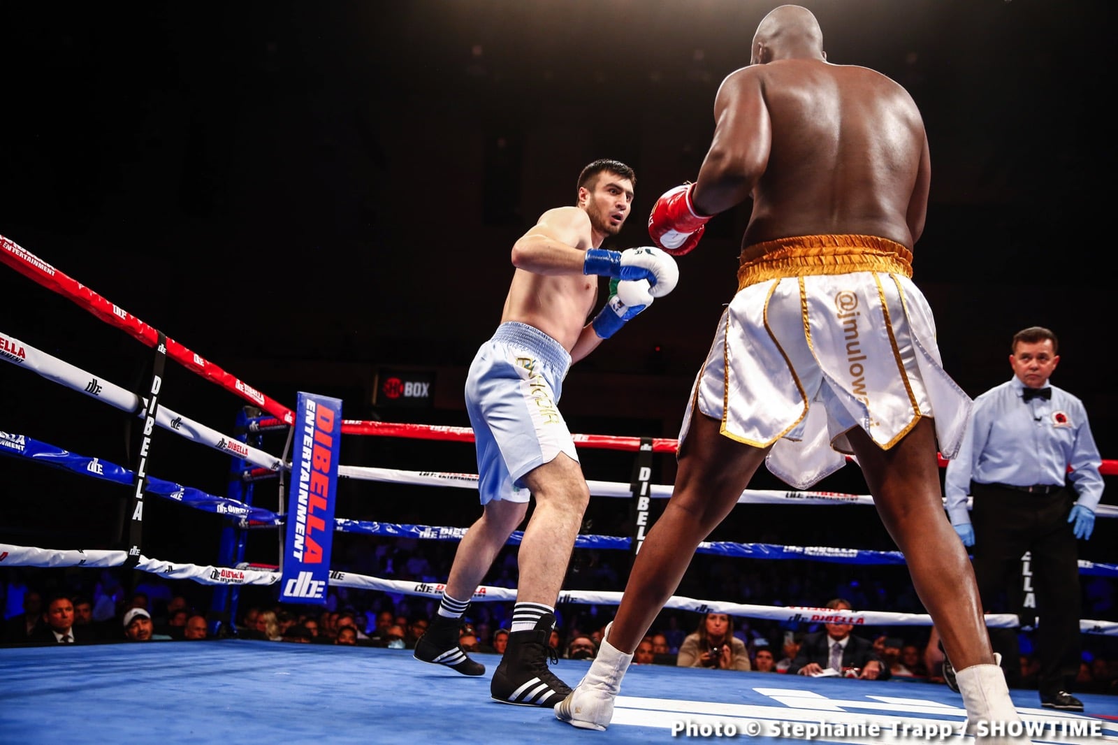 Bakhodir Jalolov KOs Mulowayi on Showtime - Boxing Results