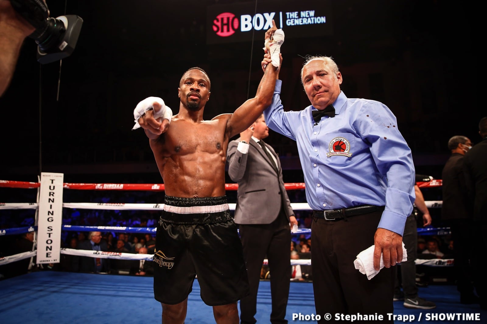 Bakhodir Jalolov KOs Mulowayi on Showtime - Boxing Results