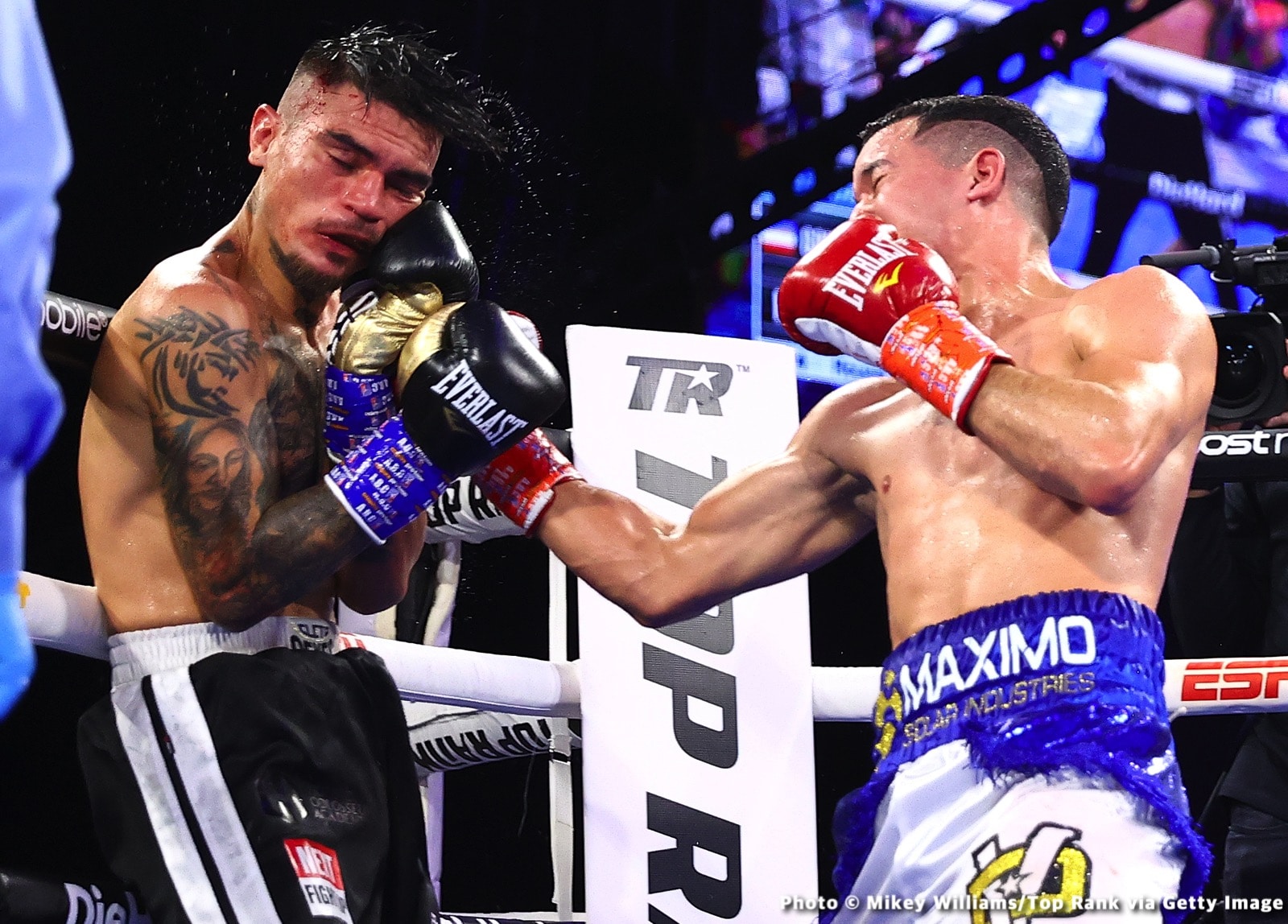 Photos: Edgar Berlanga Decisions Alexis Angulo
