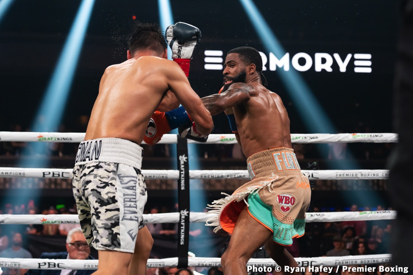 Photos: Stephen Fulton defeats Roman, Morrell stops Henderson