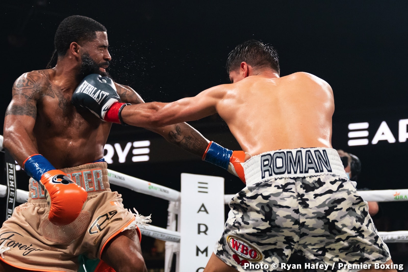 Photos: Stephen Fulton defeats Roman, Morrell stops Henderson