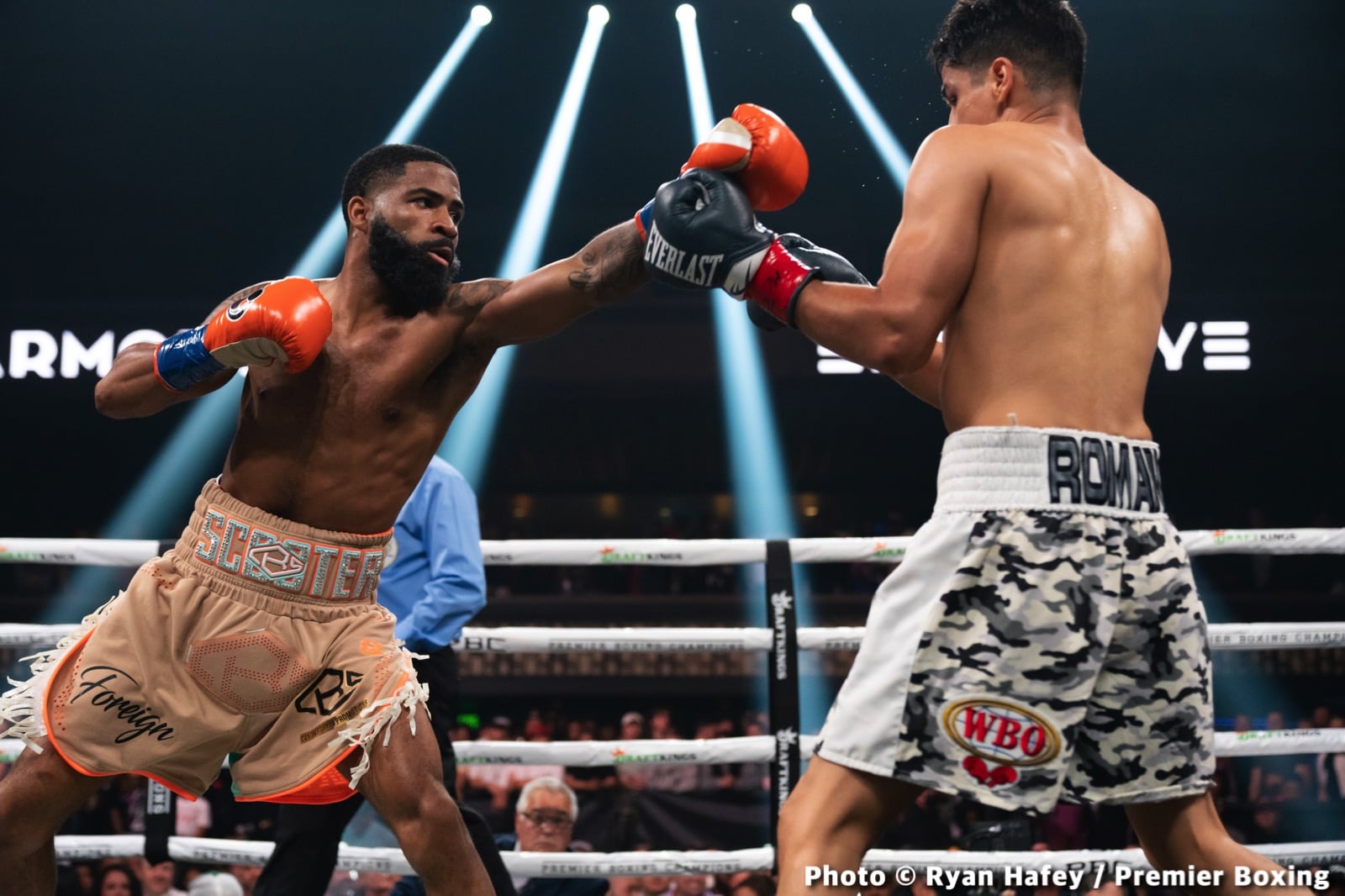 Photos: Stephen Fulton defeats Roman, Morrell stops Henderson