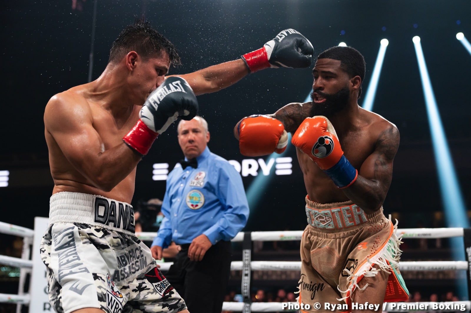 Photos: Stephen Fulton defeats Roman, Morrell stops Henderson