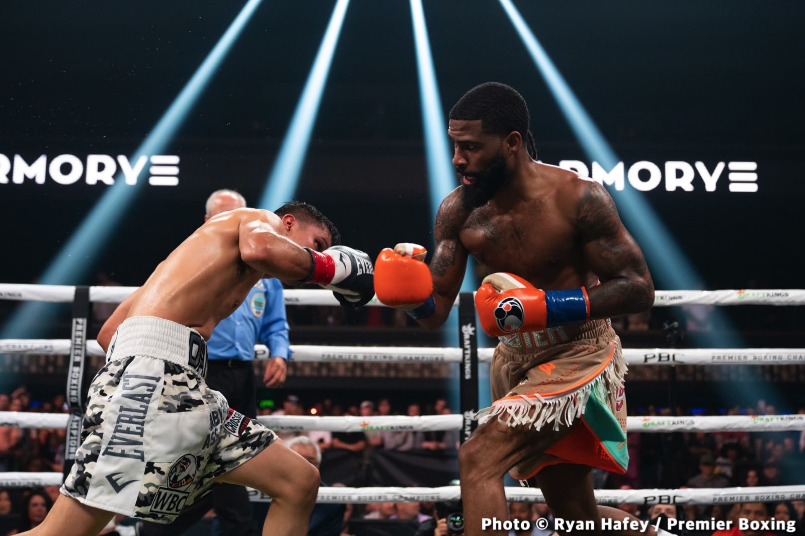 Photos: Stephen Fulton defeats Roman, Morrell stops Henderson