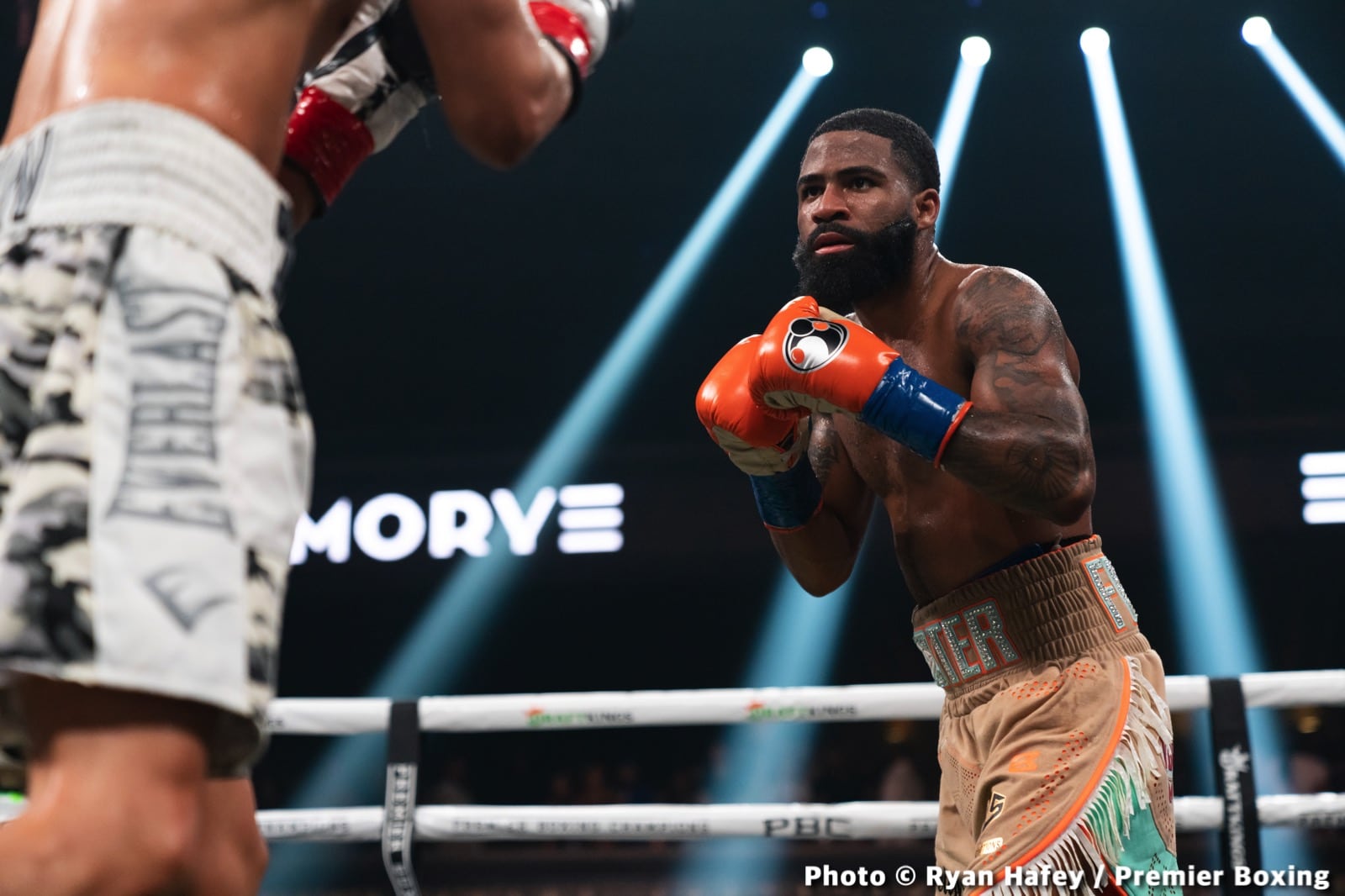 Photos: Stephen Fulton defeats Roman, Morrell stops Henderson