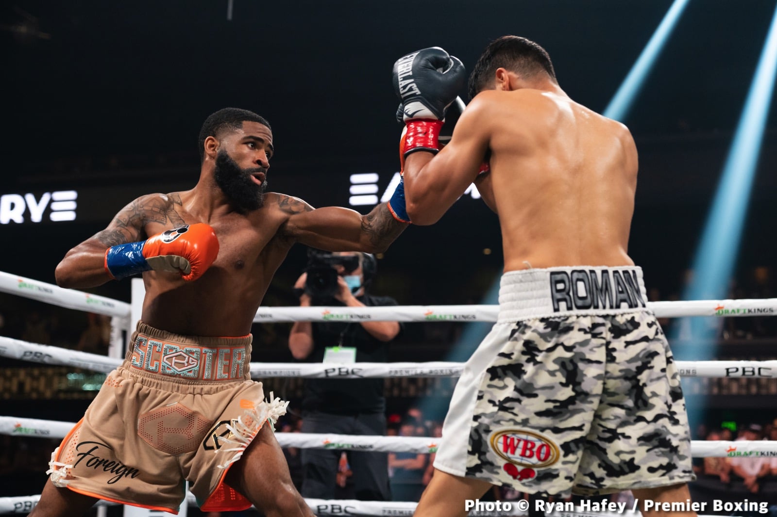 Photos: Stephen Fulton defeats Roman, Morrell stops Henderson