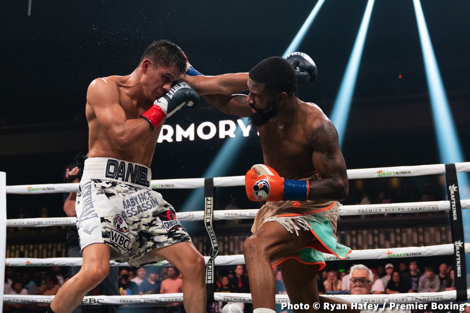 Photos: Stephen Fulton defeats Roman, Morrell stops Henderson