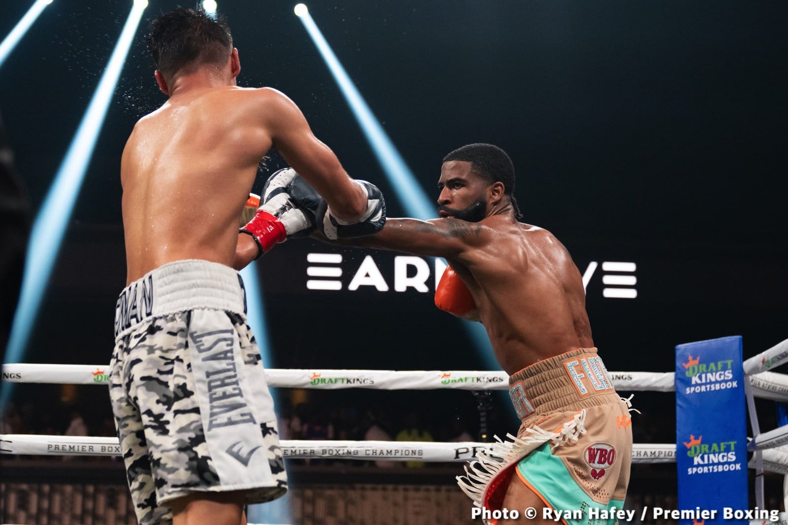 Photos: Stephen Fulton defeats Roman, Morrell stops Henderson