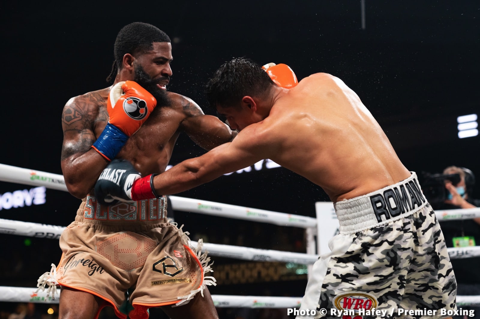 Photos: Stephen Fulton defeats Roman, Morrell stops Henderson