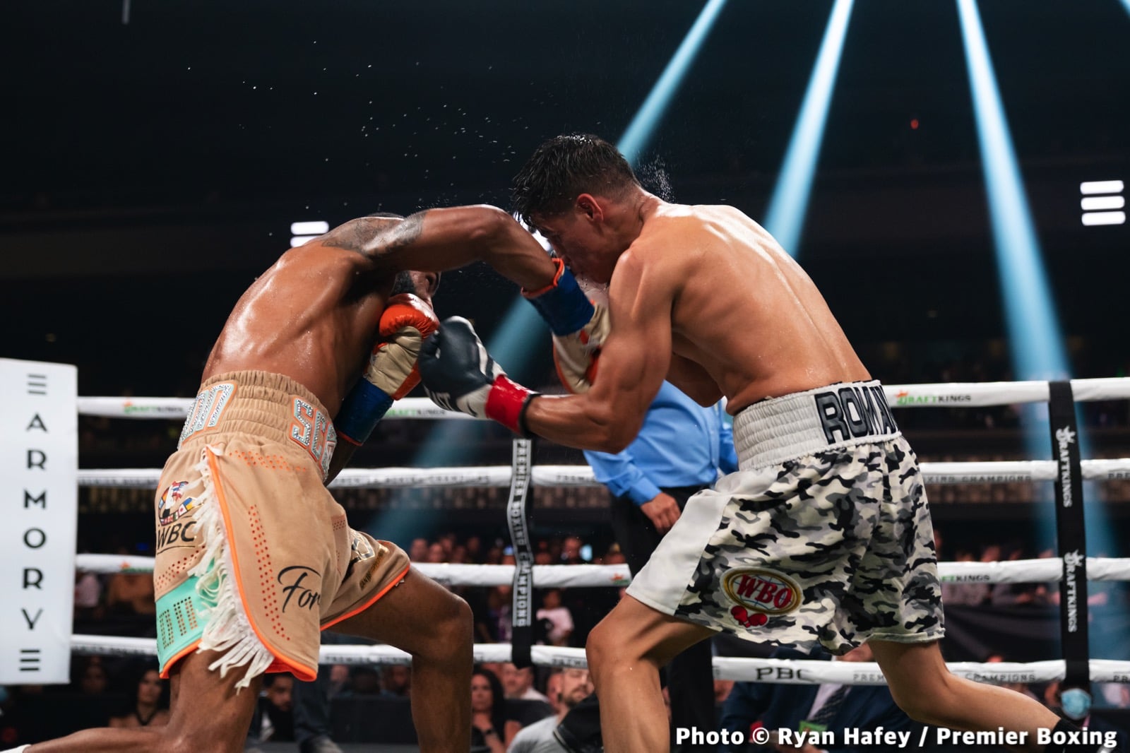 Photos: Stephen Fulton defeats Roman, Morrell stops Henderson