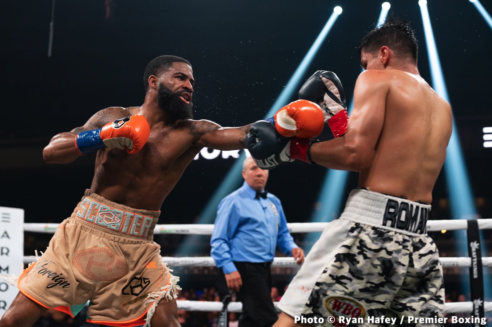 Photos: Stephen Fulton defeats Roman, Morrell stops Henderson