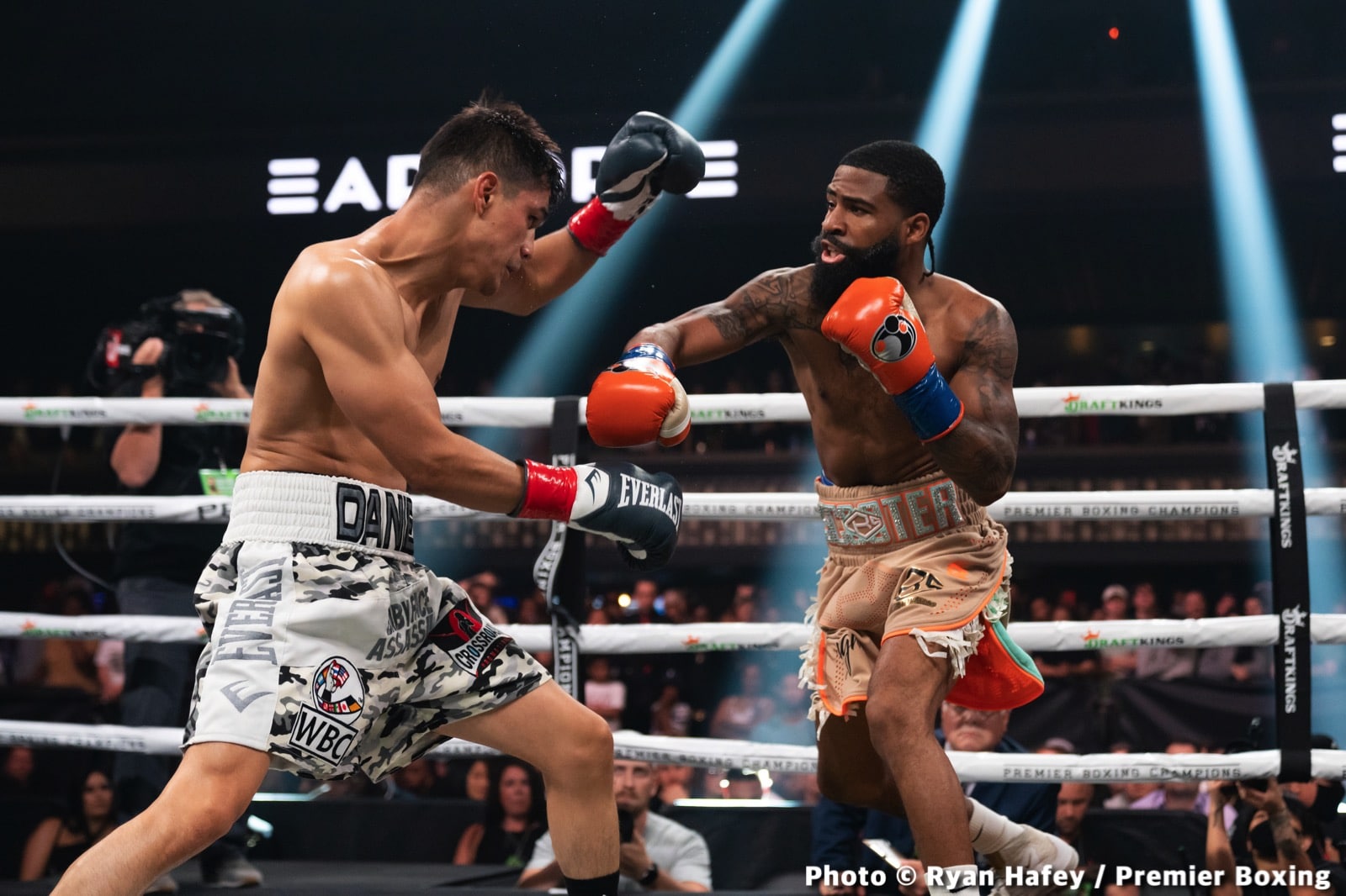 Photos: Stephen Fulton defeats Roman, Morrell stops Henderson