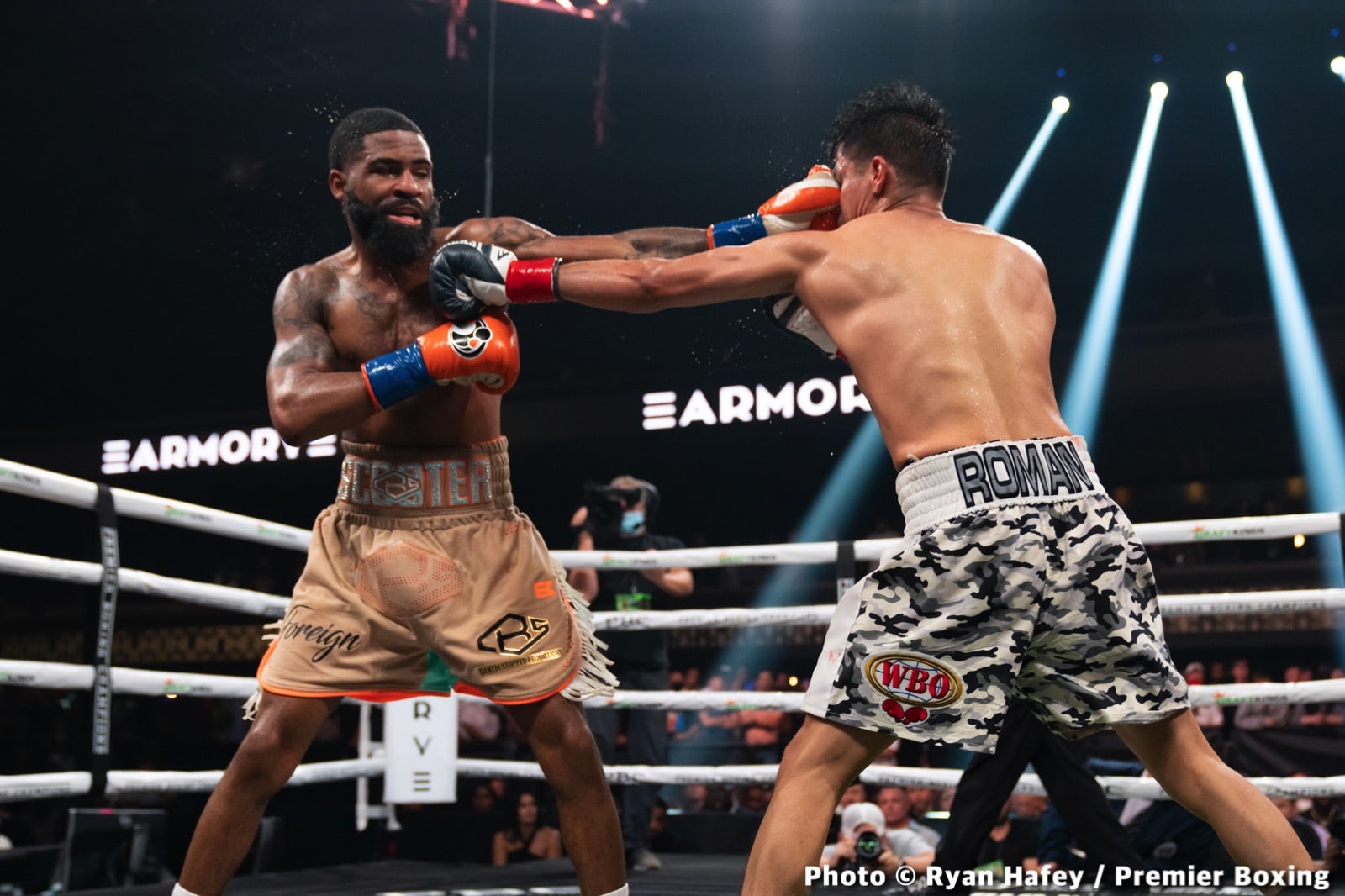 Photos: Stephen Fulton defeats Roman, Morrell stops Henderson