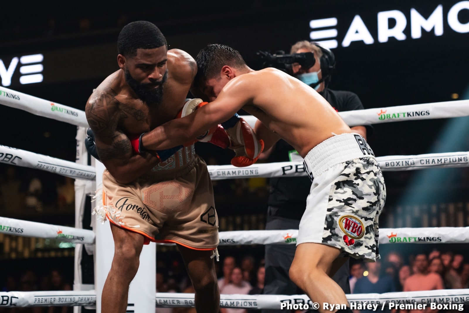 Photos: Stephen Fulton defeats Roman, Morrell stops Henderson