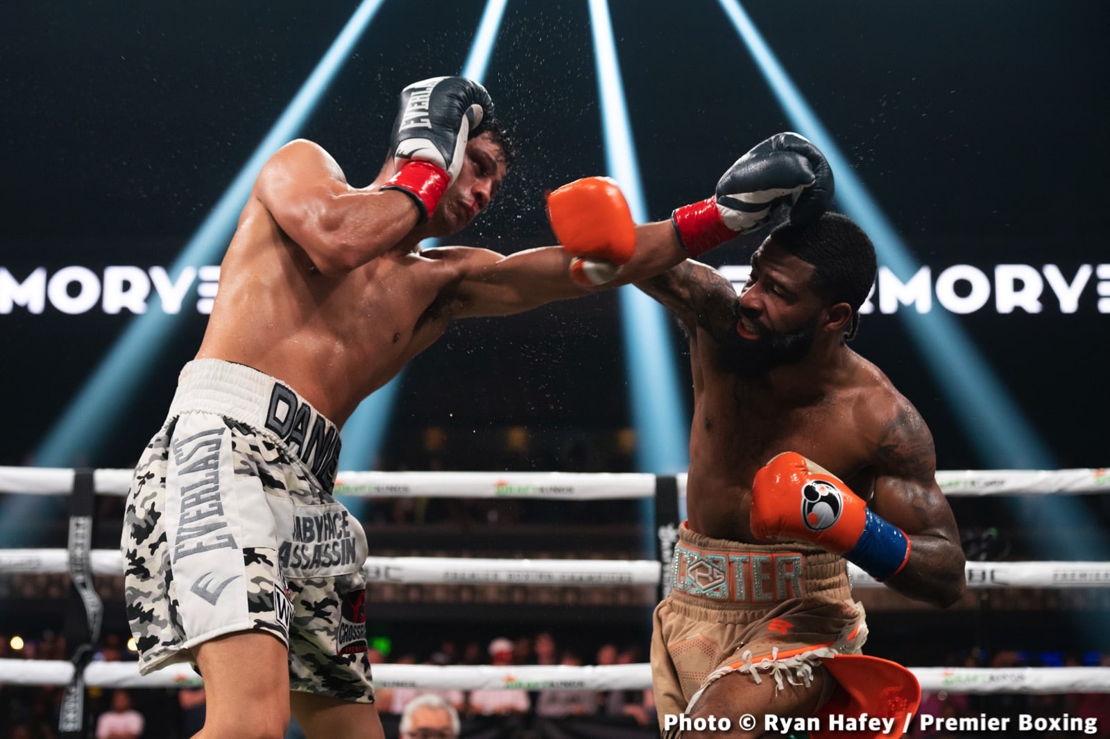 Photos: Stephen Fulton defeats Roman, Morrell stops Henderson