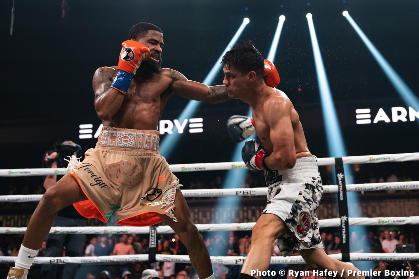 Photos: Stephen Fulton defeats Roman, Morrell stops Henderson