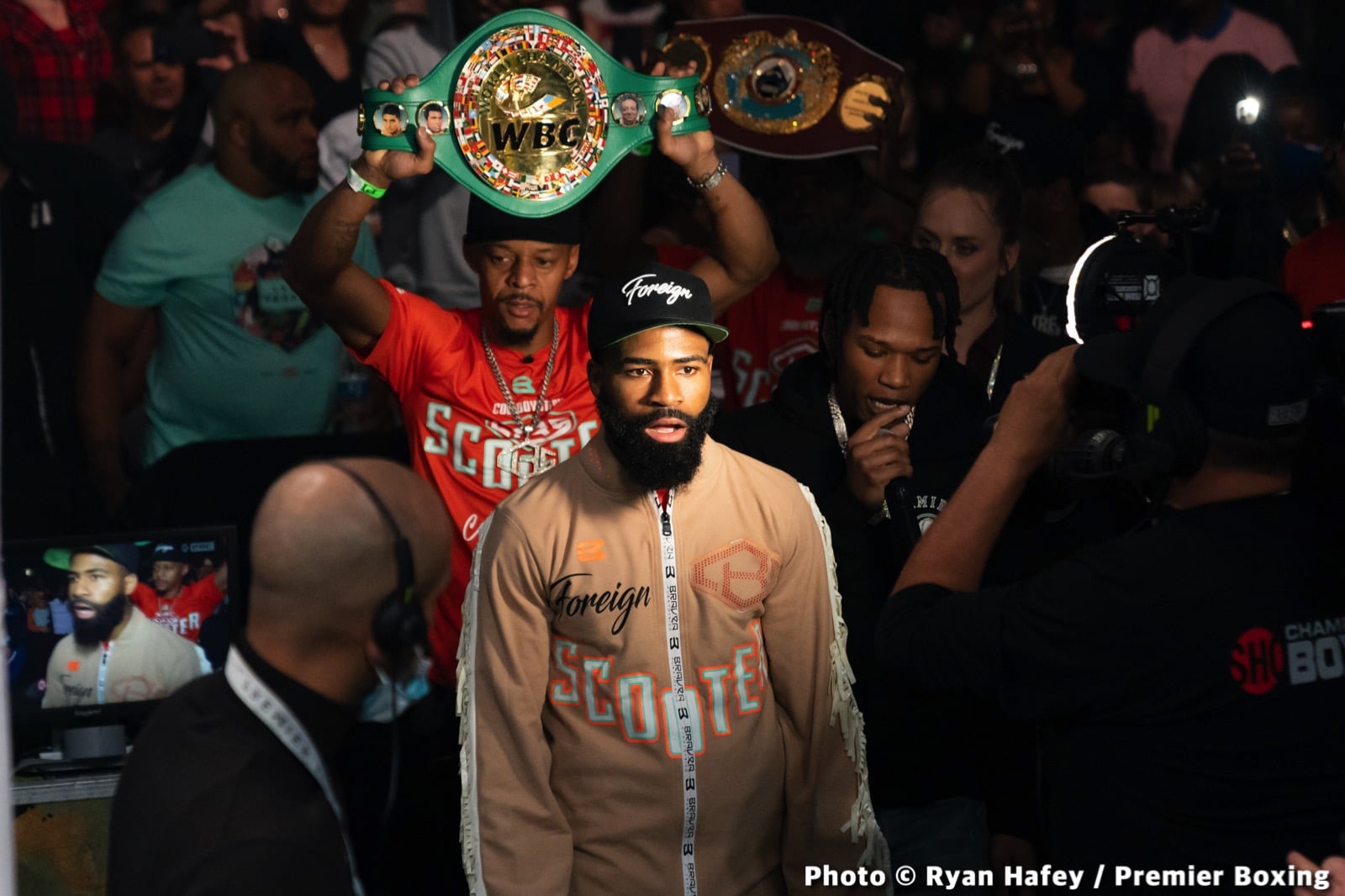 Photos: Stephen Fulton defeats Roman, Morrell stops Henderson